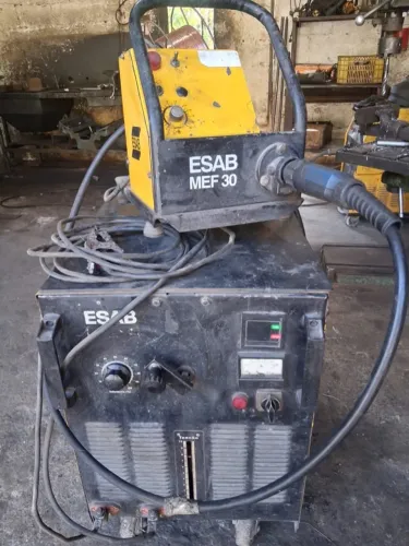 Máquina de solda MIG ESAB 475