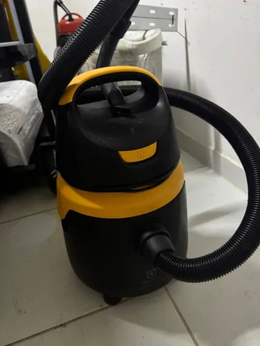 Aspirador Electrolux AQP 20 1200w