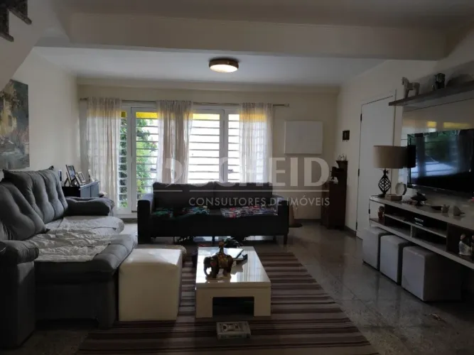 Casa de Vila fechada com portão automático no Brooklin!