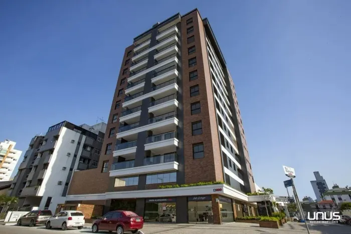Apartamento 3 dormitórios sendo 3 suítes em Florianópolis