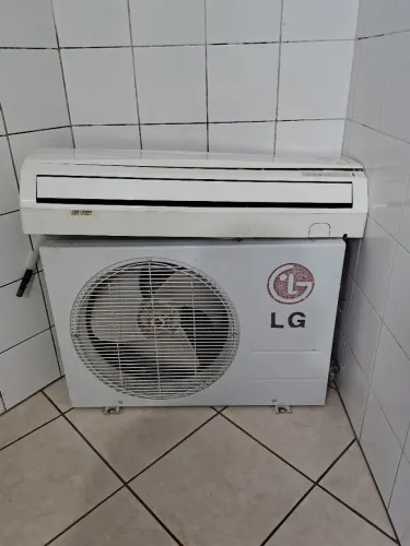 2 aparelhos de Ar condicionado 12.000 btus
