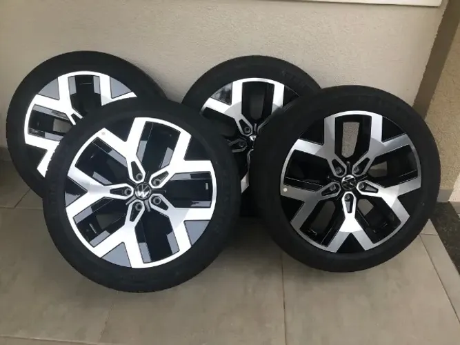 Jogo de rodas com pneus VW original aro 19