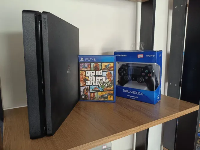 Ps4 slim 1tb de armazenamento 1 controle + GTA incluso