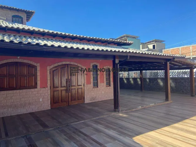 Excelente casa 3 quartos 2 suítes em rua asfaltada Bairro Vila Capri