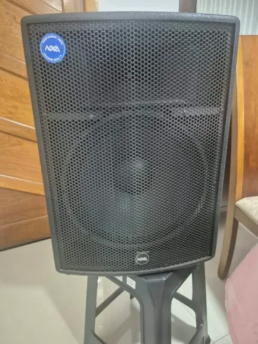 Vendo caixas de som semi nova. .