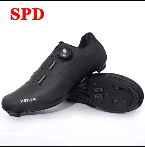sapatilhas de ciclismo pretas da marca ZiiTOP