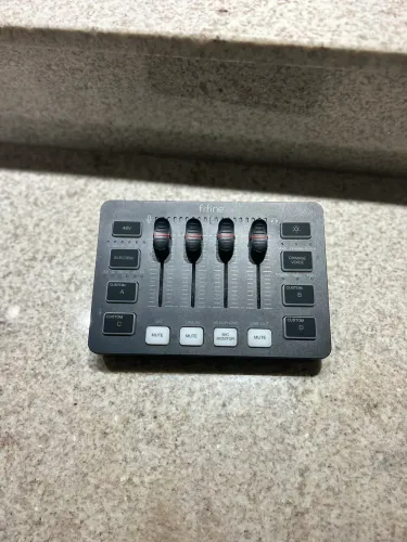 Fifine Mixer De Audio Gamer Sc3 2 Saidas /3 Entrada Usb-c