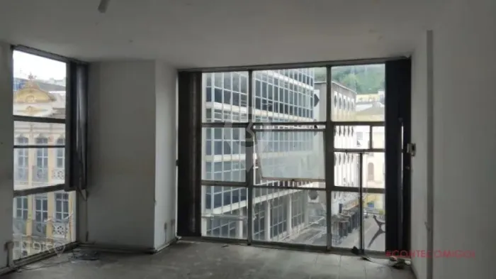 Sala comercial 44m² no Edifício Reitor Miguel Calmon
