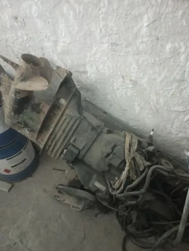 Vende-se Motor Everud 2 Tempos.