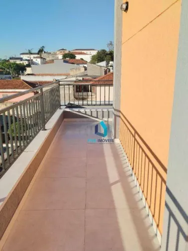 Apartamento 1 Dormitório com 57m², Quintal Privativo e Varanda em Campo Grande