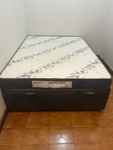 Vendo cama de casal da ORTOBOM box com baú estado novo