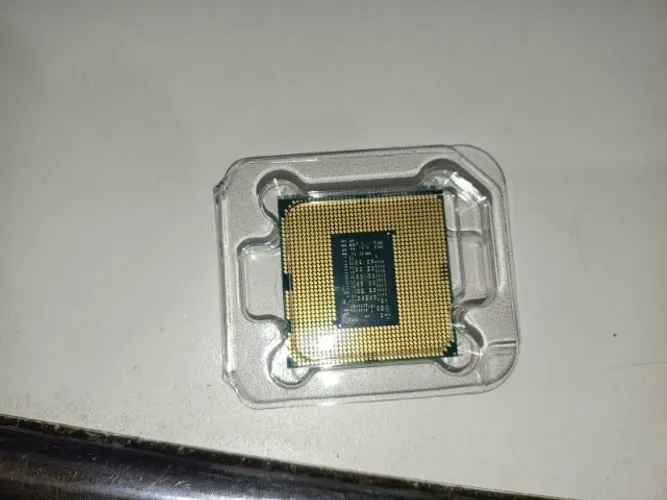 Processador Intel Core i3-10100F