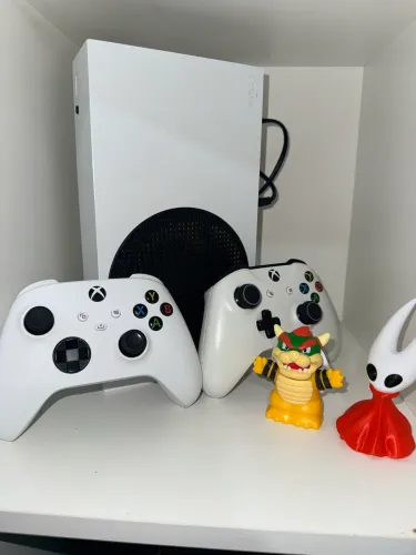 Xbox Series S + 2 controles originais (Envio OLX)
