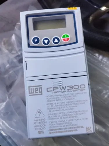 Inversor de frequência weg Cfw 300 380v 2.2a  1CV