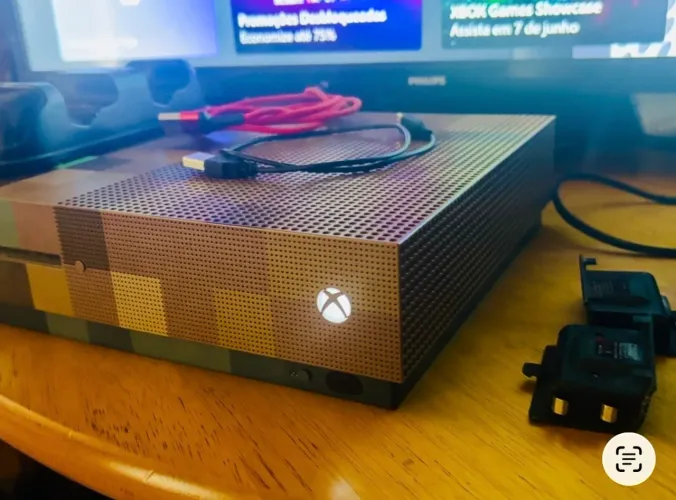 Xbox One S Minecraft Edition 1TB + 2 Controles + Completo