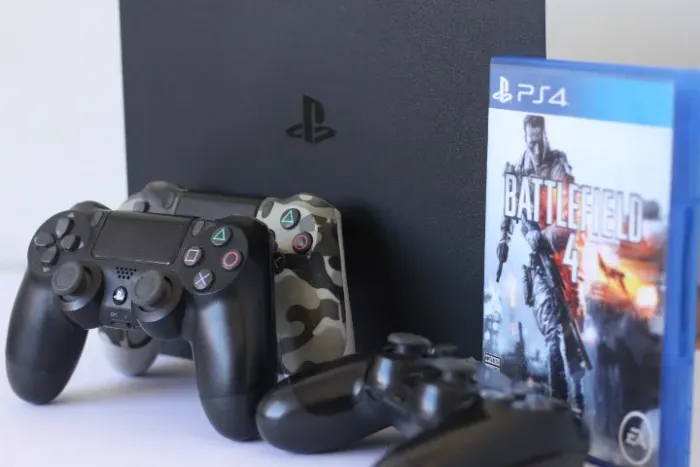 Play Station 4 - 1TB Slim