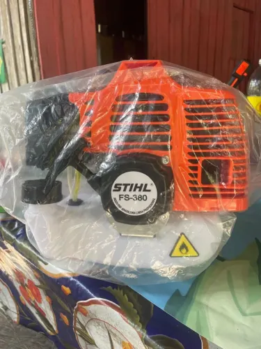 VENDE-SE UMA ROÇADEIRA STIHL FS 380