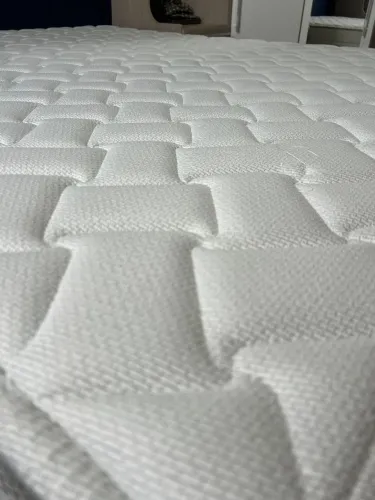 Colchao queen + base ortobom novo