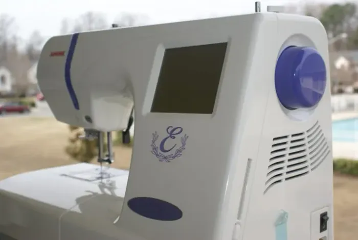 Máquina de bordar Janome Mc300e