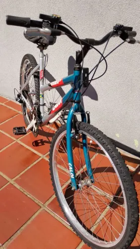 Bicicleta aro 26 semi novo