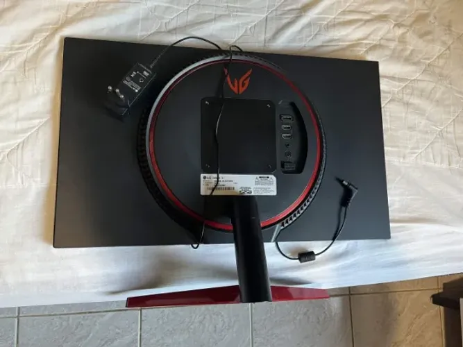 Monitor LG 144hz com display quebrado para retirada de pecas + Fonte original