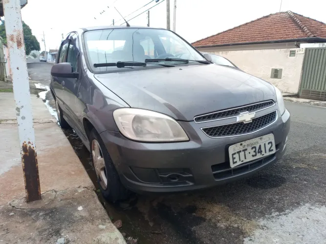 Chevrolet Prisma Sed. Maxx/ LT 1.4 8V Econof. 4P 2012