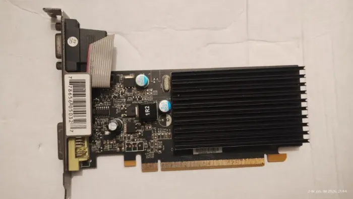 SUCATA Placa De Vídeo GeForce 8400 512MB DDR2 (COM DEFEITO / PARA PEÇAS)