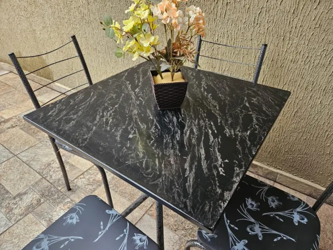 Mesa com 4 cadeiras, Entrego também!!