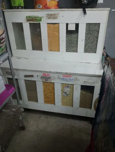 Graneleiro pra pet shop