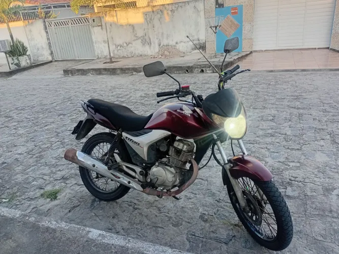 Moto Titan 150