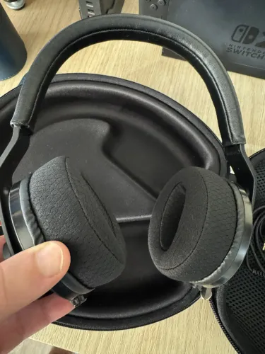 Headset Kuba Nia x MTH + Case Ovo - Edição Numerada