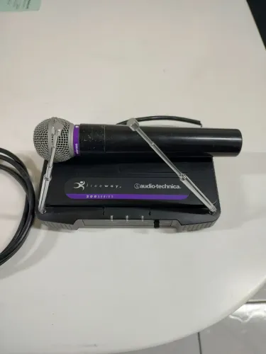 Microfone Áudio Technica ATW-R200 Sem Fio 