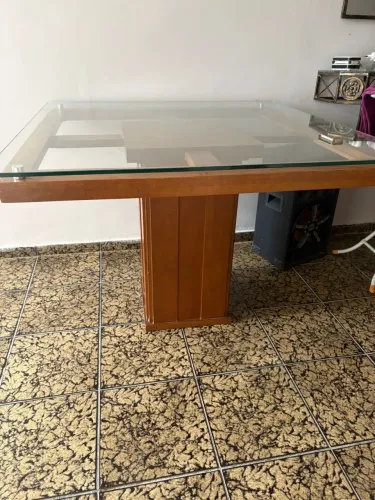 Mesa quadrada madeira