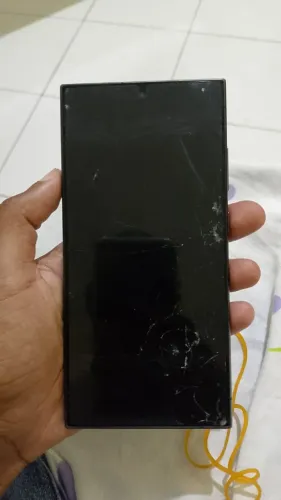Samsung Galaxy S24 Ultra 256GB - Tela com defeito - Celular Funcionando