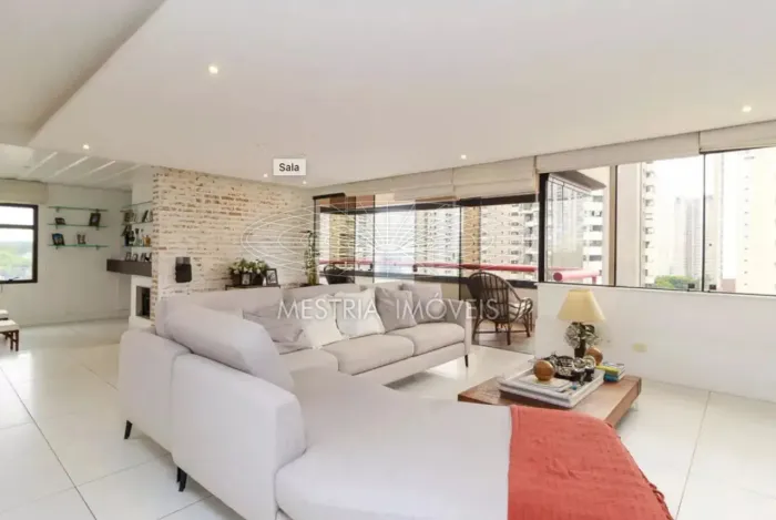 Privilégio, sofisticação e 303 m² no coração do Campo Belo!