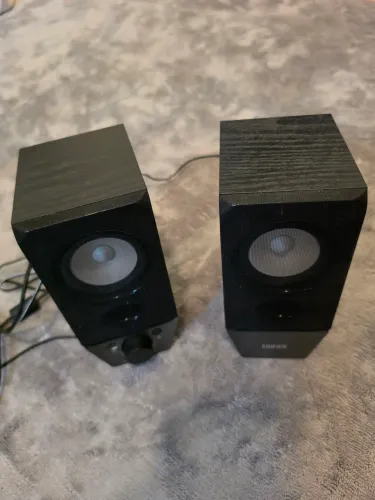 Caixa de Som Edifier R19BT 2.0 - 4W RMS (Bluetooth)