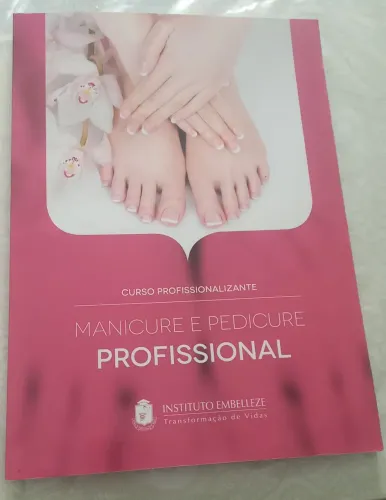 Um revista de curso profissionalizantes usada mais em ótimo estado.