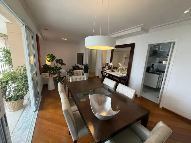 Apartamento a venda na Vila Mascote com 4 quartos, 1 suíte, 3 vagas, 113m², varanda ampla,