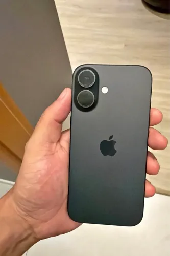 iPhone 16 