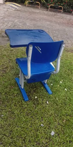 Cadeira resistente infantil