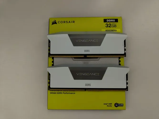 Memória RAM CORSAIR 32GB / DDR5 6000mhz