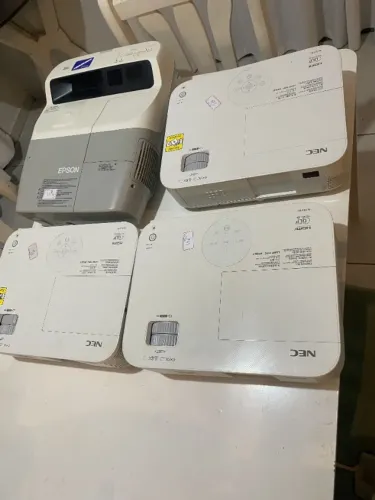 LOTE PROJETORES NEC + EPSON - ALGUNS FUNCIONANDO ? IDEAL PARA REVENDA / CONSERTO