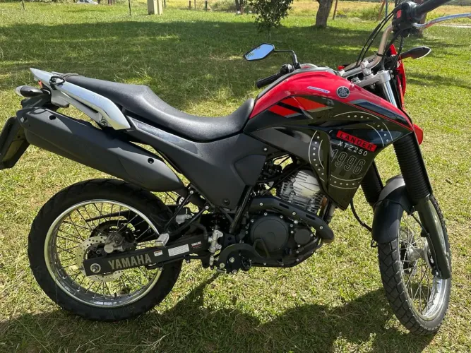 YAMAHA XTZ LANDER 250 ABS (2024) - APENAS 10.500 KM ABAIXO DA TABELA 