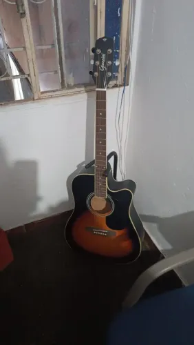 Violão praticamente novo