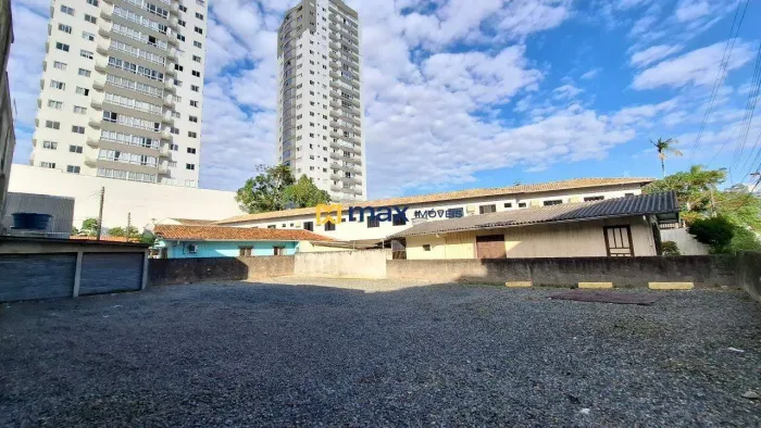 Amplo terreno à venda no bairro Centro em Itajaí