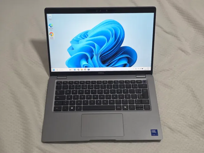 Notebook Dell Latitude 5450 Core Ultra 7 165U 32GB DDR5 e 512GB SSD - Tela 14" FHD