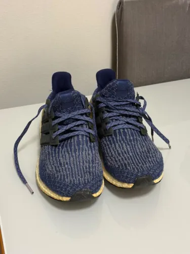 adidas UltraBoost 3.0 na colorway "Mystery Blue"