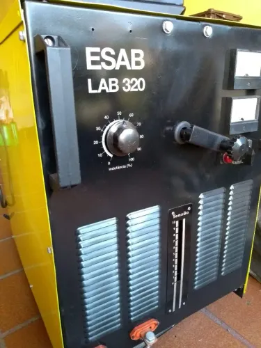 máquina de solda Mig Esab LAB 320