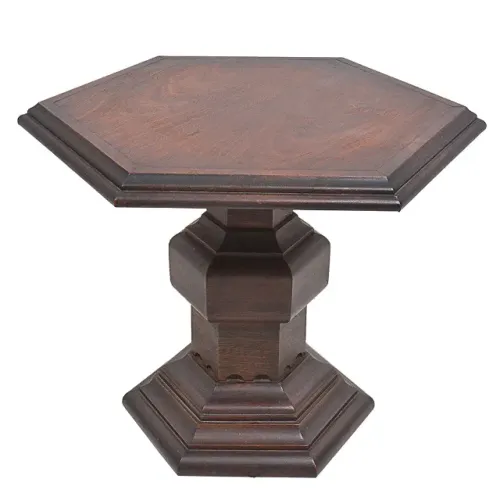 Mesa lateral madeira nobre, tampo fuste base hexagonais bordas talhadas em degraus*