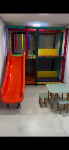 Kid play 1.50 de comprimento x 2.00 de altura x 90cm de largura